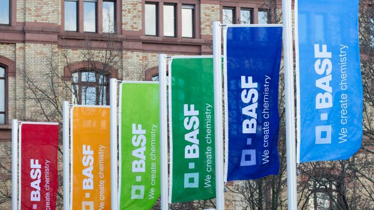 Vendas da BASF Q122 aumentam 19% para € 23.083 milhões