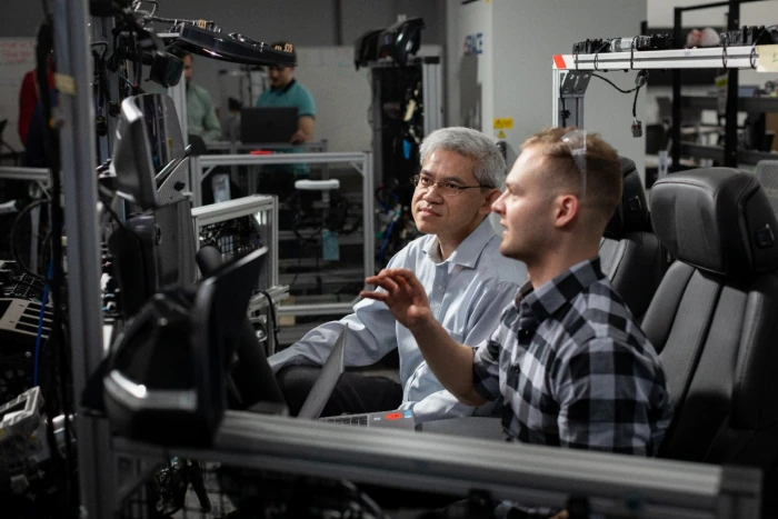 General Motors e Red Hat colaboram para desbravar o futuro dos veículos definidos por software General Motors e Red Hat colaboram para desbravar o futuro dos veículos definidos por software