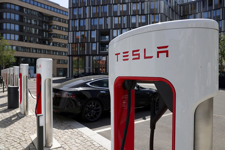 Desafios logísticos da Tesla ofuscam entregas recordes Desafios logísticos da Tesla ofuscam entregas recordes