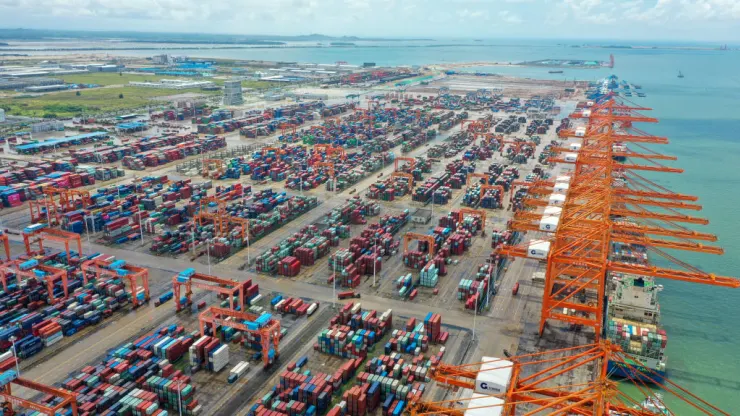 Encomendas de manufatura da China caem 40% em colapso implacável da demanda Encomendas de manufatura da China caem 40% em colapso implacável da demanda
