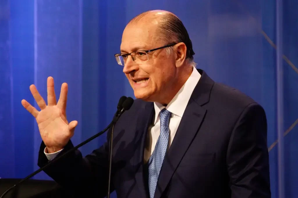 Governo tem meta de acabar com IPI pela reforma tributária, afirma Alckmin Governo tem meta de acabar com IPI pela reforma tributária, afirma Alckmin