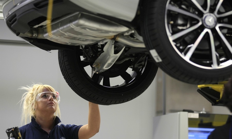 Investimento em fábrica de baterias Mercedes e CATL enfrenta reação local na Hungria Investimento em fábrica de baterias Mercedes e CATL enfrenta reação local na Hungria