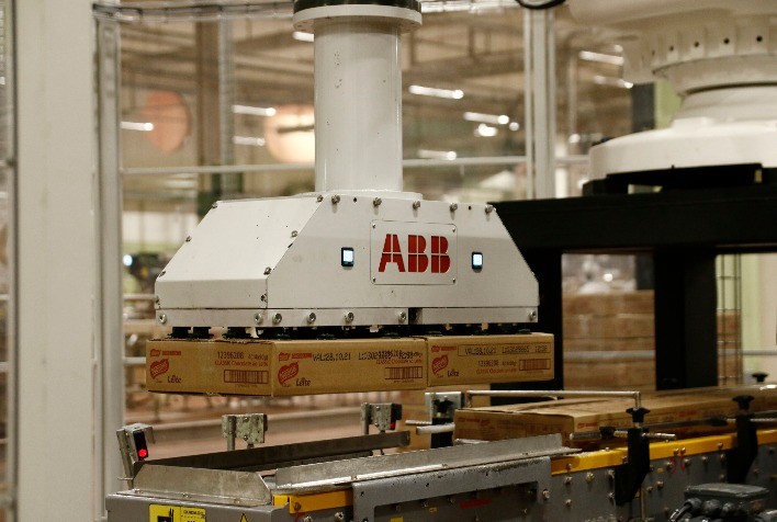 Bio Plugs e Unicamp utilizarão robô colaborativo ABB para inovar e aumentar a produtividade no agronegócio Bio Plugs e Unicamp utilizarão robô colaborativo ABB para inovar e aumentar a produtividade no agronegócio