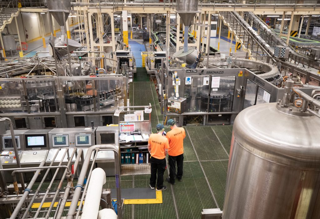Britvic anuncia investimento em nova linha de engarrafamento em fábrica de Londres Britvic anuncia investimento em nova linha de engarrafamento em fábrica de Londres