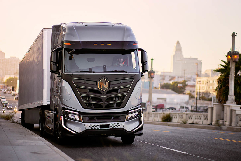 Nikola recolhe todos os caminhões elétricos a bateria e interrompe vendas após investigação de incêndio Nikola recolhe todos os caminhões elétricos a bateria e interrompe vendas após investigação de incêndio
