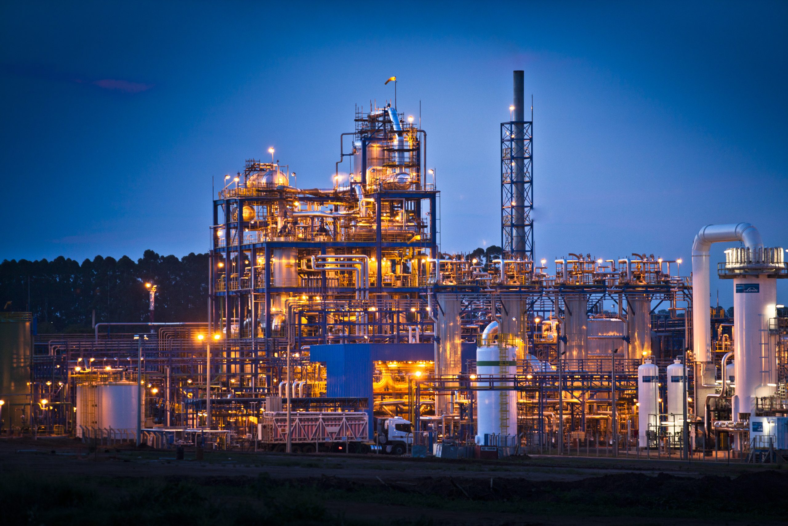 Lwart Soluções Ambientais investe na construção de nova fábrica de rerrefino de óleo lubrificante usado Lwart Soluções Ambientais investe na construção de nova fábrica de rerrefino de óleo lubrificante usado