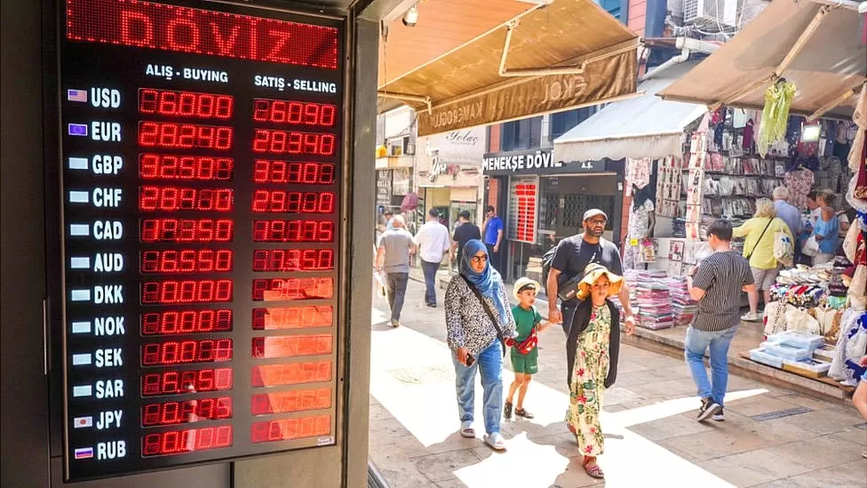 Banco central da Turquia aumenta taxas de juro para 40% Banco central da Turquia aumenta taxas de juro para 40%