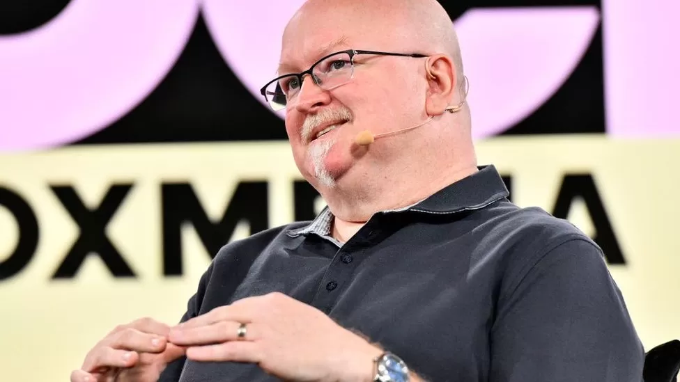 Microsoft se oferece para equiparar o salário de todos os funcionários da OpenAI Microsoft se oferece para equiparar o salário de todos os funcionários da OpenAI
