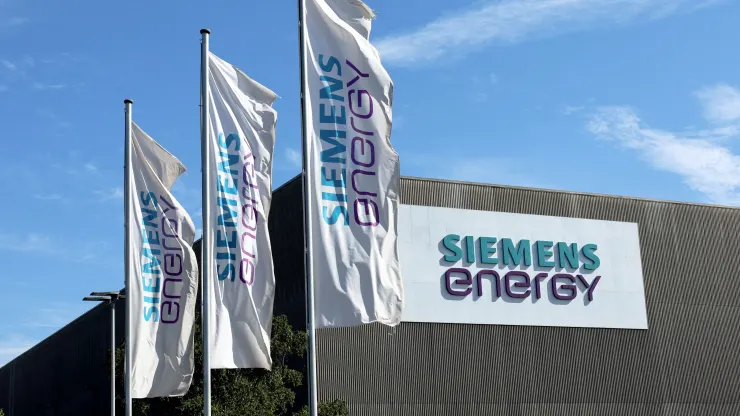 Siemens Energy obtém garantias estatais ao registar um prejuízo anual de 4,6 mil milhões de euros Siemens Energy obtém garantias estatais ao registar um prejuízo anual de 4,6 mil milhões de euros