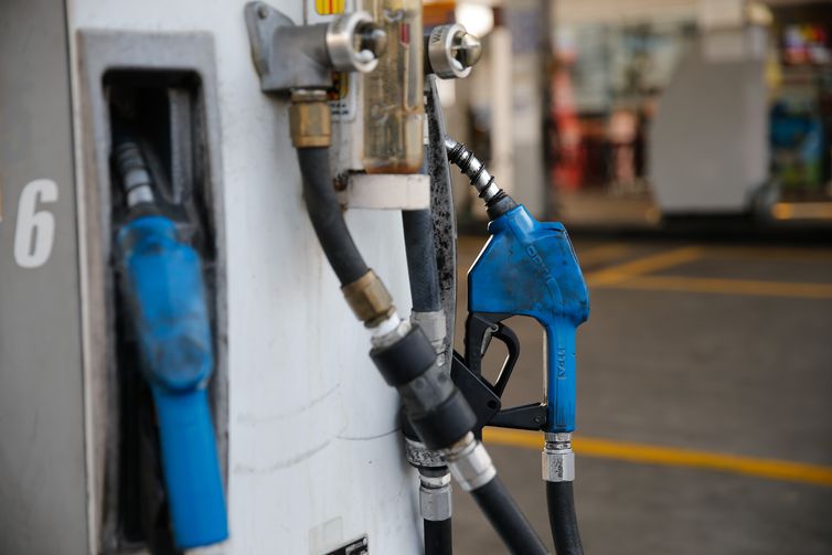Preço da gasolina tem primeira alta nos postos desde o final de agosto, aponta ANP Preço da gasolina tem primeira alta nos postos desde o final de agosto, aponta ANP