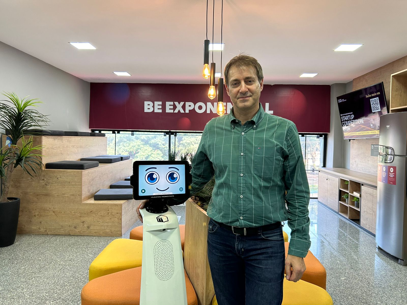 Empresa paranaense cria robôs para indústria Empresa paranaense cria robôs para indústria