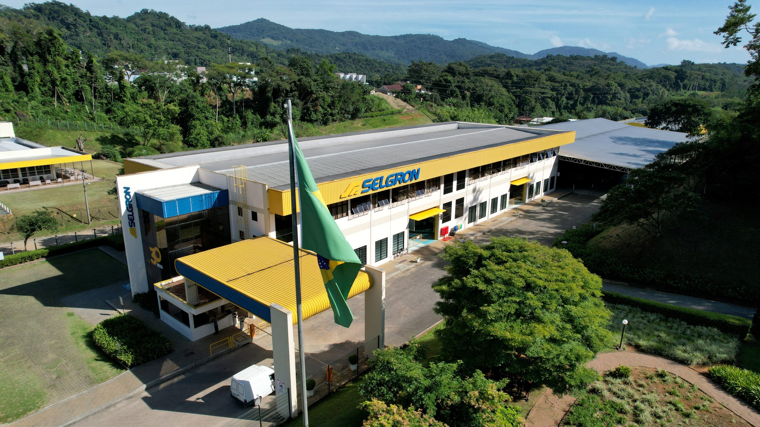 Automação e tecnologia: tendências para 2025 na indústria brasileira Automação e tecnologia: tendências para 2025 na indústria brasileira