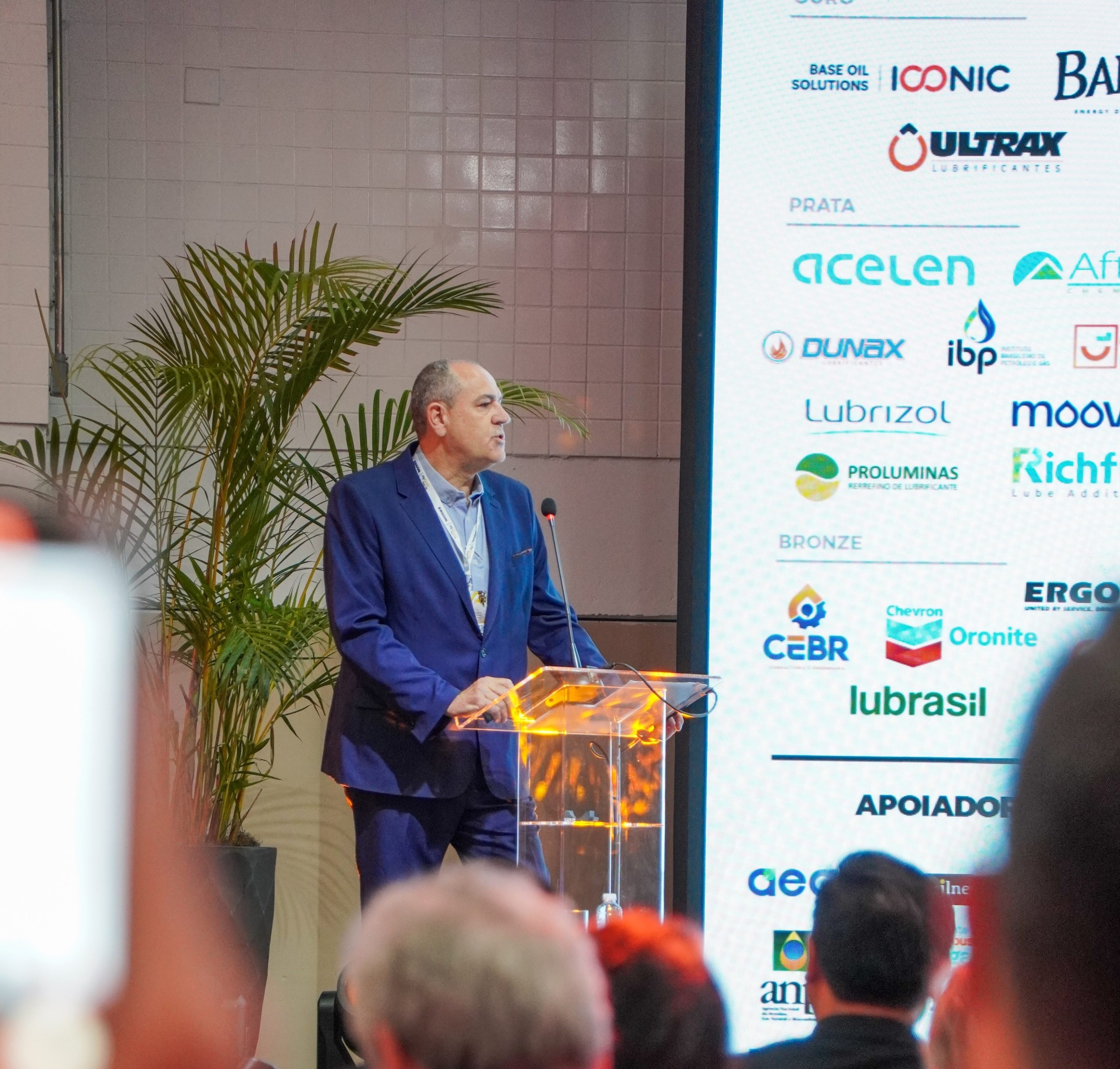 IX Congresso Internacional de Lubrificantes e Graxas: Potencial do Mercado e Desafios Críticos IX Congresso Internacional de Lubrificantes e Graxas: Potencial do Mercado e Desafios Críticos